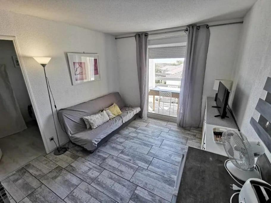 Le Carlton -beau F2 Front De Balcon *