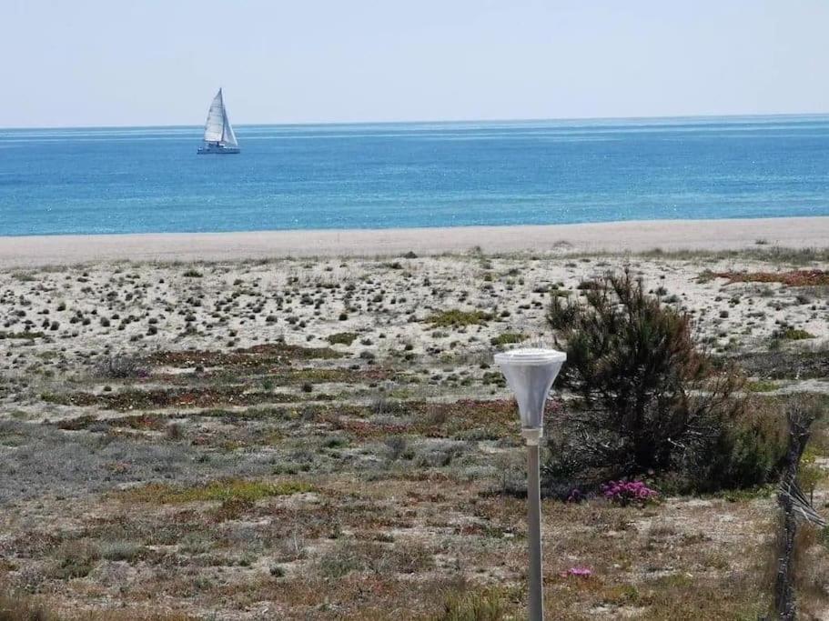 Le Carlton -beau F2 Front De Balcon Leucate